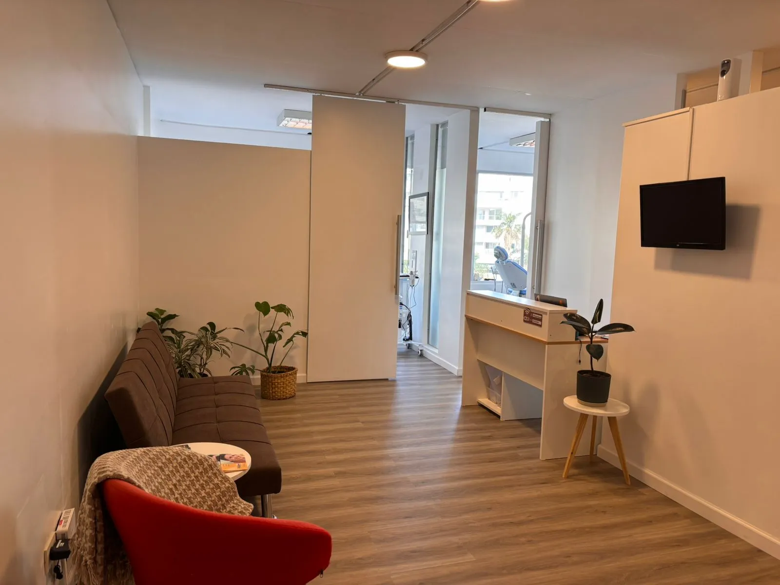 Recepción del consultorio VM Odontología en Rincón de Milberg